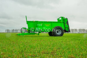 mashina-dlya-vneseniya-tvyordyh-organicheskih-udobrenij-mtu-10-3