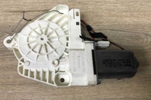 Изображение товара 3792 - 00003792 motorchik steklopodemnika Toyota Corolla Verso