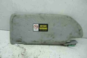 Изображение товара 12993 - 00012993 kozyrek solntsezaschitnyj Volvo V50 2