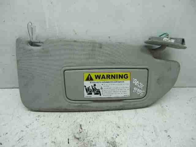 Изображение товара 12993 - 00012993 kozyrek solntsezaschitnyj Volvo V50