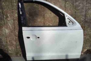 Изображение товара 15747 - 00015747 dver perednyaya pravaya 