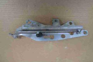 Изображение товара 18990 - 00018990 petlya kapota pravaya Volvo XC70