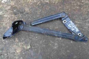 Изображение товара 20480 - 00020480 petlya kryshki bagazhnika Toyota Carina E