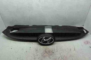 Изображение товара 20555 - 00020555 reshetka radiatora Mercedes CLA