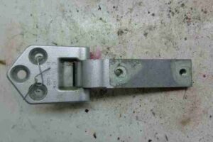 Изображение товара 32437 - 00032437 petlya dveri zadnyaya Toyota 4Runner