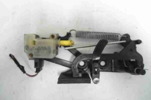 Изображение товара 41745 - 00041745 zamok bagazhnika Toyota Carina E