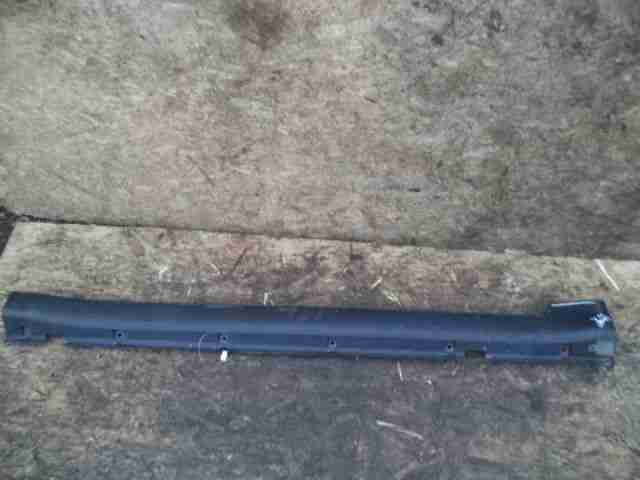 Изображение товара 47171 - 00047171 nakladka plastikovaya na porog Renault Sandero