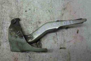 Изображение товара 47677 - 00047677 petlya kapota pravaya Renault Sandero