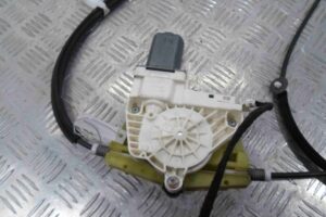 Изображение товара 62449 - 00062449 steklopodemnik perednij pravyj 