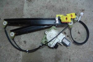 Изображение товара 63526 - 00063526 steklopodemnik perednij pravyj 