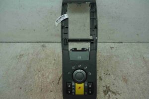 Изображение товара 82145 - 00082145 panel tsentralnoj konsoli Audi Q5