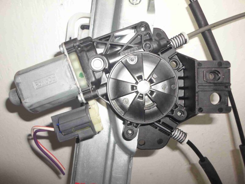 Изображение товара 88686 - 00088686 steklopodemnik perednij pravyj