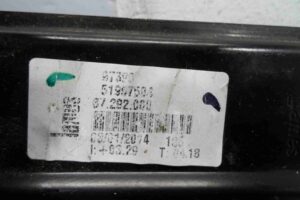 Изображение товара 97597 - 00097597 steklopodemnik perednij levyj Bentley Continental 2