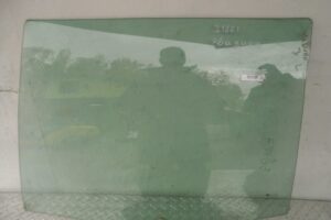 Изображение товара 112571 - 00112571 steklo dveri zadnej levoj 