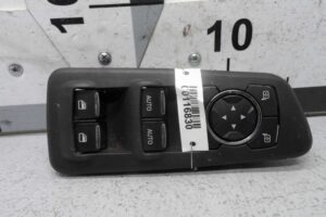 Изображение товара 116830 - 00116830 knopka steklopodemnika Skoda Yeti