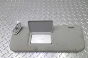 Изображение товара 118078 - 00118078 kozyrek solntsezaschitnyj Mercedes CL