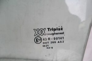 Изображение товара 126296 - 00126296 steklo dveri zadnej levoj Mercedes SLK 2