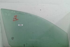 Изображение товара 137385 - 00137385 steklo dveri perednej pravoj Volvo 440