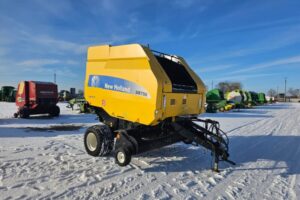New Holland BR750